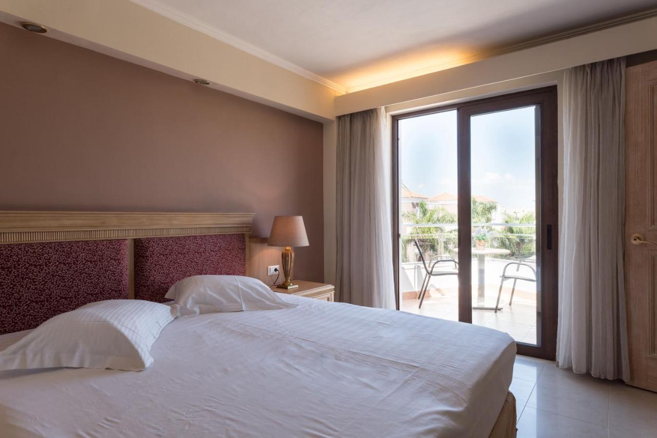 Okeanis Golden Hotel 2*